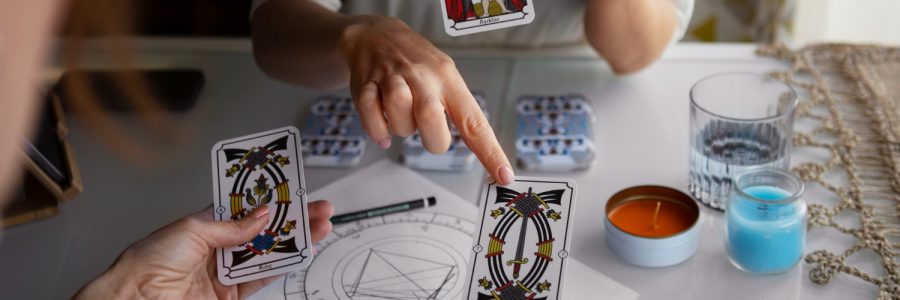 apprendre la cartomancie